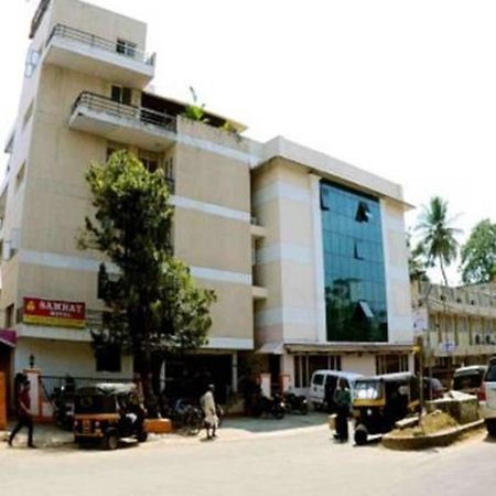 Hotel The Samrat Thiruvananthapuram Екстериор снимка