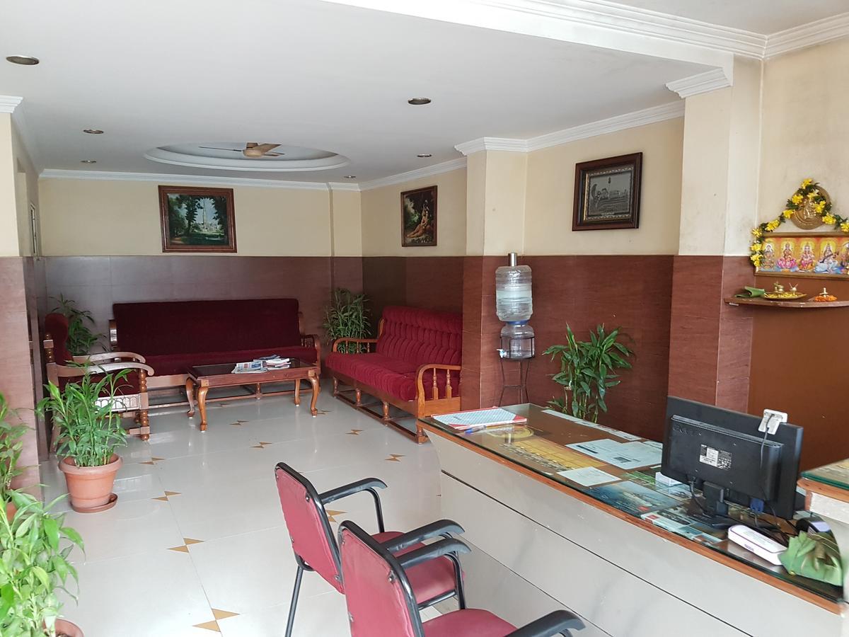 Hotel The Samrat Thiruvananthapuram Екстериор снимка