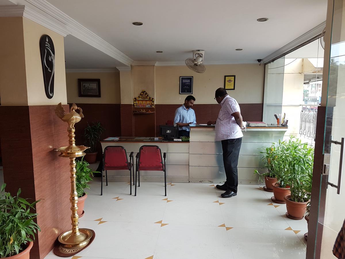 Hotel The Samrat Thiruvananthapuram Екстериор снимка